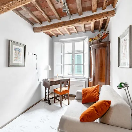 Cozy Flat In Lucca's Old Apartment