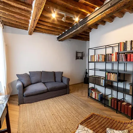 Cozy Flat In Lucca's Old Apartment *